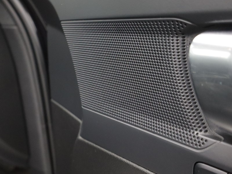 2024 (24) VOLVO XC40 2.0 B3P Plus Dark 5dr Auto 5049922