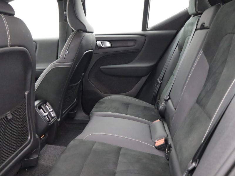 2024 (24) VOLVO XC40 2.0 B3P Plus Dark 5dr Auto 5049955