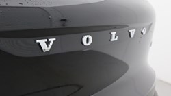 2024 (24) VOLVO XC40 2.0 B3P Plus Dark 5dr Auto 5049912
