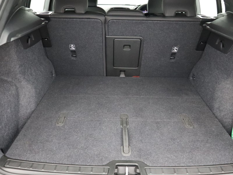 2024 (24) VOLVO XC40 2.0 B3P Plus Dark 5dr Auto 5049914