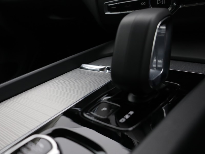 2025 (74) VOLVO XC60 2.0 B5P Plus Dark 5dr AWD Geartronic 5071398