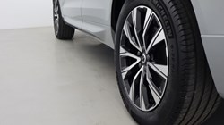 2025 (74) VOLVO XC60 2.0 B5P Plus Dark 5dr AWD Geartronic 5071361