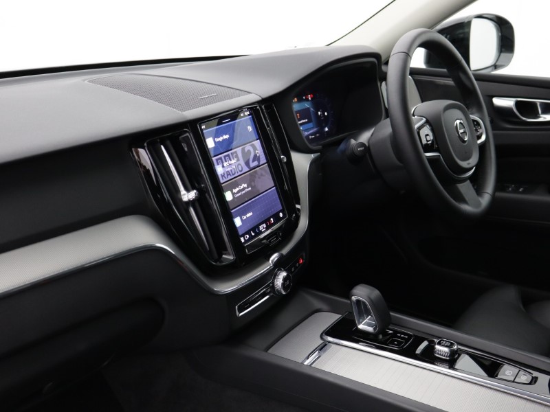 2025 (74) VOLVO XC60 2.0 B5P Plus Dark 5dr AWD Geartronic 5071378