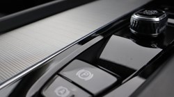 2025 (74) VOLVO XC60 2.0 B5P Plus Dark 5dr AWD Geartronic 5071399