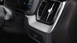 2025 (74) VOLVO XC60 2.0 B5P Plus Dark 5dr AWD Geartronic 5071371