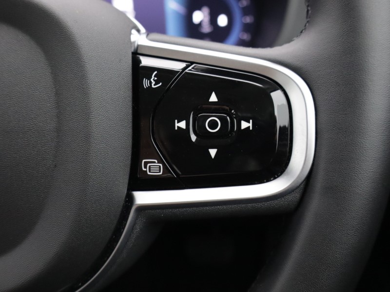 2025 (74) VOLVO XC60 2.0 B5P Plus Dark 5dr AWD Geartronic 5071388