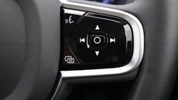 2025 (74) VOLVO XC60 2.0 B5P Plus Dark 5dr AWD Geartronic 5071388