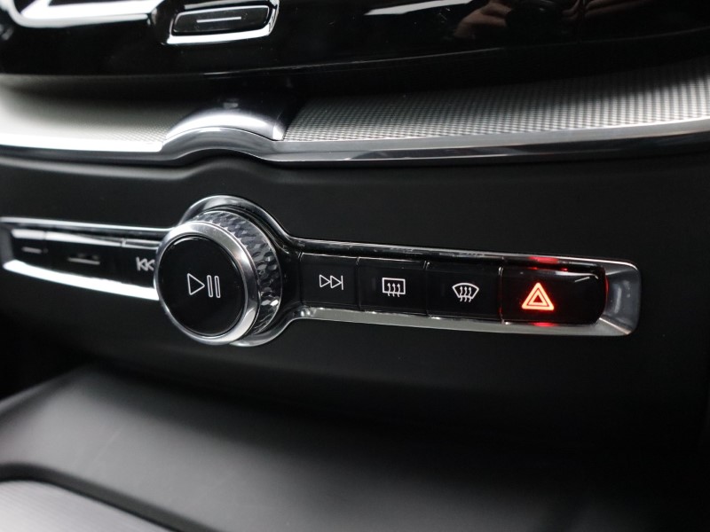 2025 (74) VOLVO XC60 2.0 B5P Plus Dark 5dr AWD Geartronic 5071397