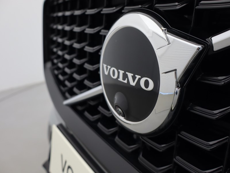 2025 (74) VOLVO XC60 2.0 B5P Plus Dark 5dr AWD Geartronic 5071356