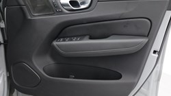2025 (74) VOLVO XC60 2.0 B5P Plus Dark 5dr AWD Geartronic 5071366