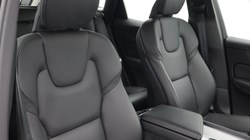2025 (74) VOLVO XC60 2.0 B5P Plus Dark 5dr AWD Geartronic 5071375
