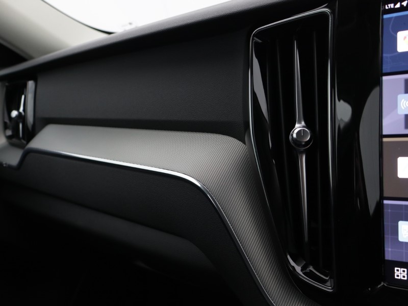 2025 (74) VOLVO XC60 2.0 B5P Plus Dark 5dr AWD Geartronic 5071400