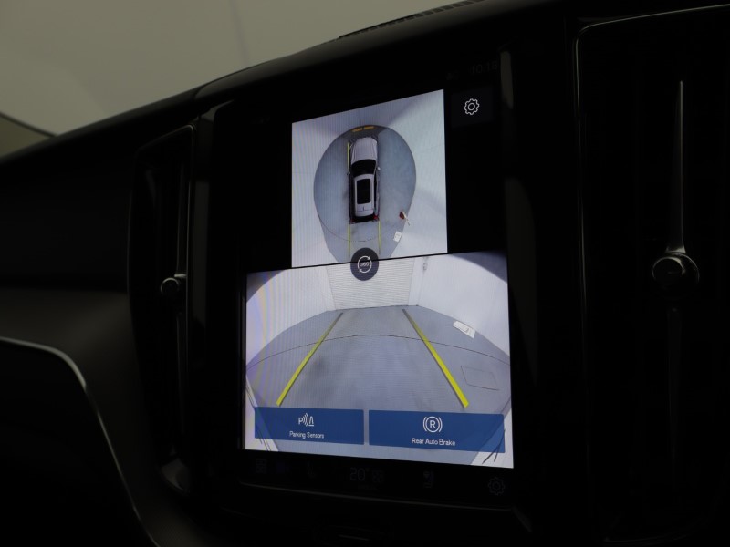 2025 (74) VOLVO XC60 2.0 B5P Plus Dark 5dr AWD Geartronic 5071392