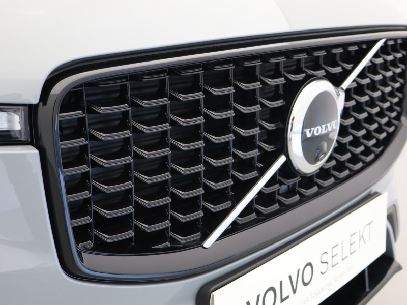 2025 (74) VOLVO XC60 2.0 B5P Plus Dark 5dr AWD Geartronic 5071354