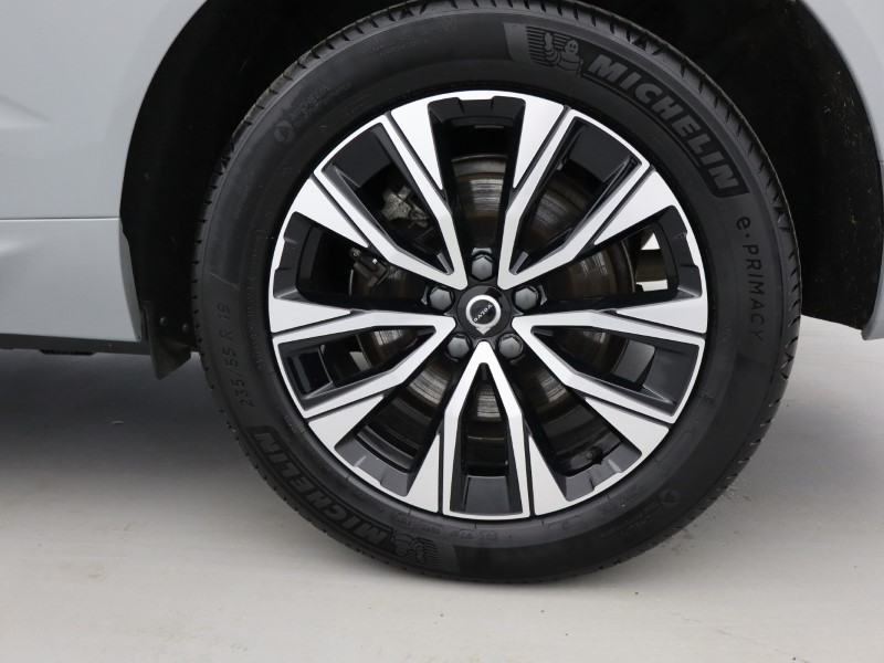 2025 (74) VOLVO XC60 2.0 B5P Plus Dark 5dr AWD Geartronic 5071360