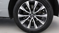 2025 (74) VOLVO XC60 2.0 B5P Plus Dark 5dr AWD Geartronic 5071360