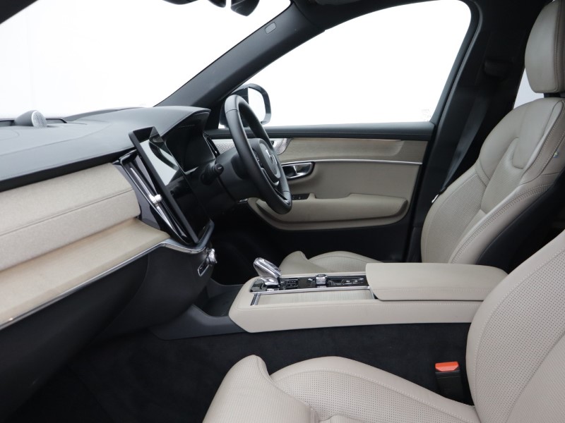 2025 (74) VOLVO XC90 2.0 B5P Ultra Dark 5dr AWD Geartronic 5224904
