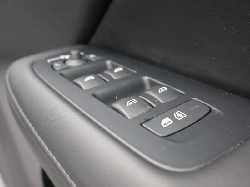 2025 (25) VOLVO V60 2.0 T6 [350] PHEV Plus Dark 5dr AWD Auto 5105156