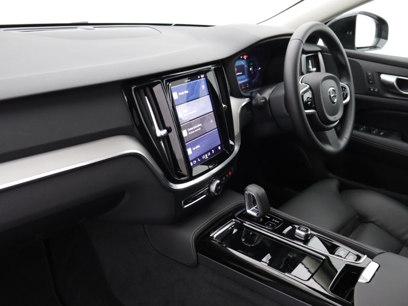 2025 (25) VOLVO V60 2.0 T6 [350] PHEV Plus Dark 5dr AWD Auto 5105165