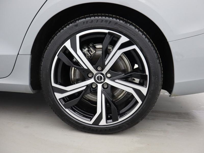 2025 (25) VOLVO V60 2.0 T6 [350] PHEV Plus Dark 5dr AWD Auto 5105149