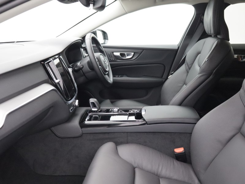 2025 (25) VOLVO V60 2.0 T6 [350] PHEV Plus Dark 5dr AWD Auto 5105151