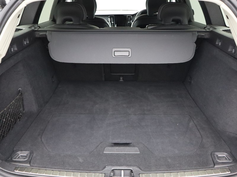 2025 (25) VOLVO V60 2.0 T6 [350] PHEV Plus Dark 5dr AWD Auto 5105146