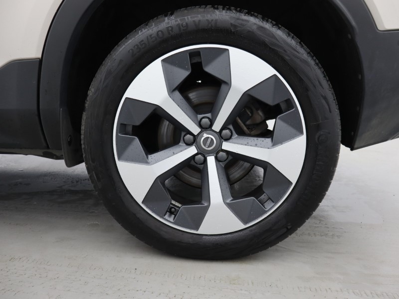 2022 (72) VOLVO XC40 2.0 B4P Ultimate Dark 5dr Auto 5185898