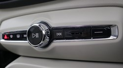 2022 (72) VOLVO XC40 2.0 B4P Ultimate Dark 5dr Auto 5185933