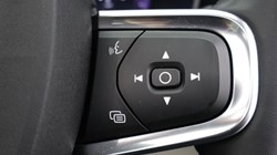 2022 (72) VOLVO XC40 2.0 B4P Ultimate Dark 5dr Auto 5185924