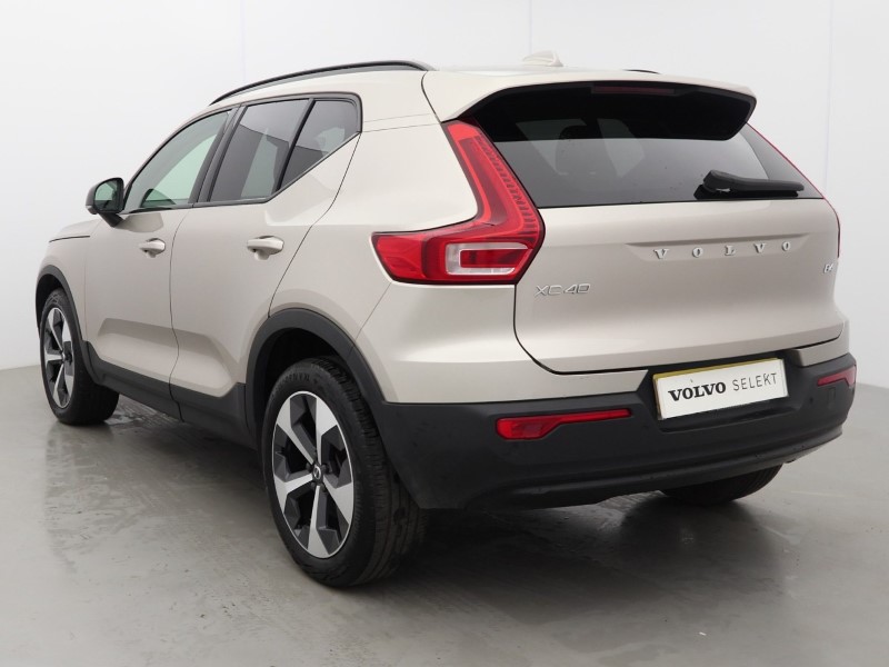 2022 (72) VOLVO XC40 2.0 B4P Ultimate Dark 5dr Auto 5185882