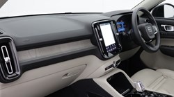 2022 (72) VOLVO XC40 2.0 B4P Ultimate Dark 5dr Auto 5185912