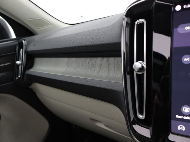 2022 (72) VOLVO XC40 2.0 B4P Ultimate Dark 5dr Auto 5185936