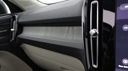 2022 (72) VOLVO XC40 2.0 B4P Ultimate Dark 5dr Auto 5185936