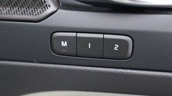 2022 (72) VOLVO XC40 2.0 B4P Ultimate Dark 5dr Auto 5185907