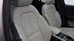 2022 (72) VOLVO XC40 2.0 B4P Ultimate Dark 5dr Auto 5185910