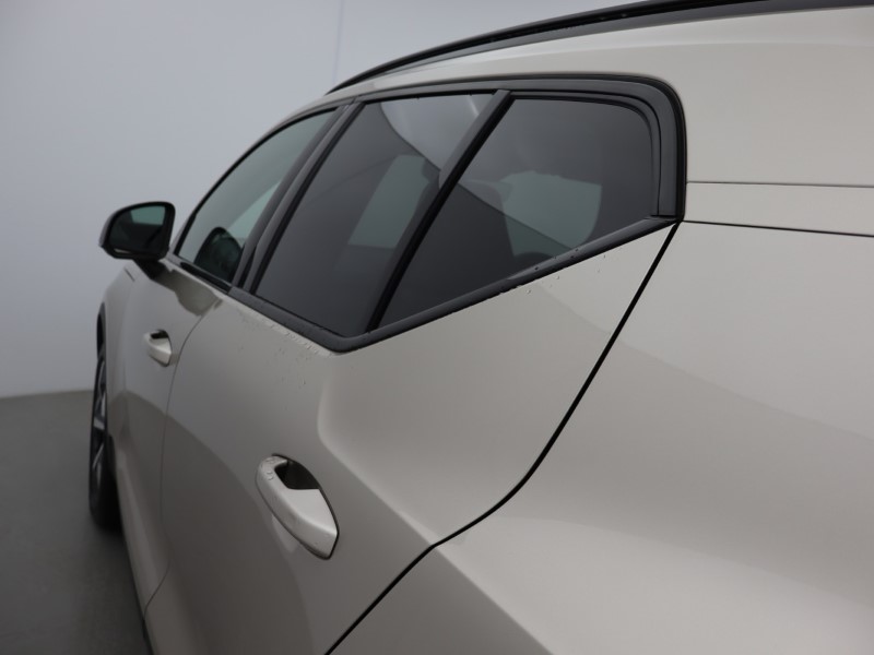 2022 (72) VOLVO XC40 2.0 B4P Ultimate Dark 5dr Auto 5185897