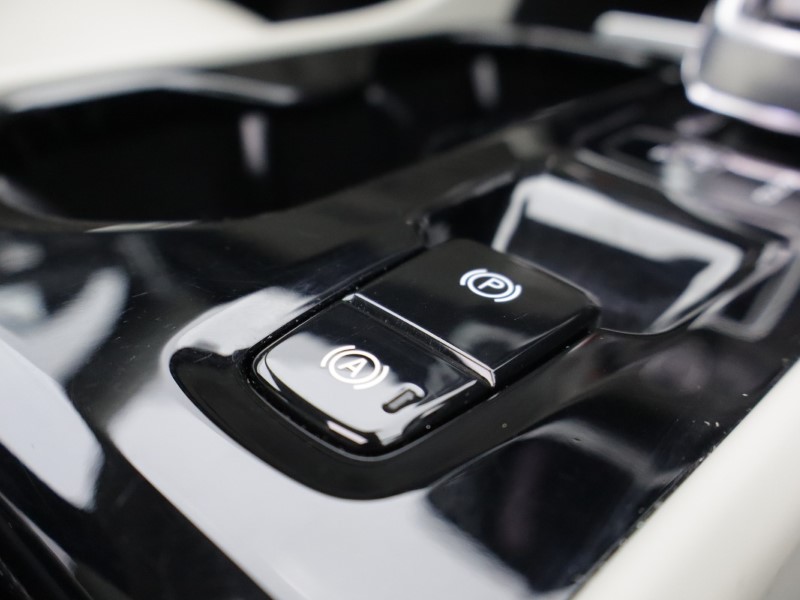 2022 (72) VOLVO XC40 2.0 B4P Ultimate Dark 5dr Auto 5185935