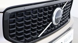 2022 (72) VOLVO XC40 2.0 B4P Ultimate Dark 5dr Auto 5185885