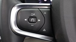 2022 (72) VOLVO XC40 2.0 B4P Ultimate Dark 5dr Auto 5185923