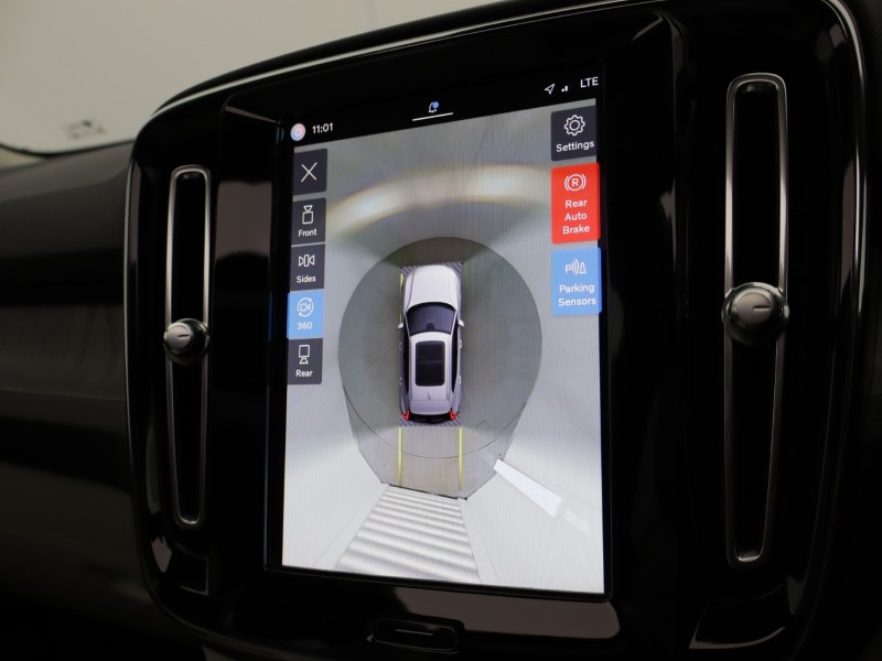 2022 (72) VOLVO XC40 2.0 B4P Ultimate Dark 5dr Auto 5185927