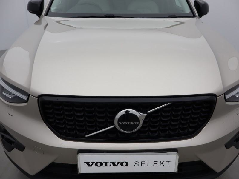 2022 (72) VOLVO XC40 2.0 B4P Ultimate Dark 5dr Auto 5185888