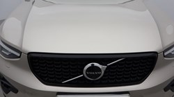 2022 (72) VOLVO XC40 2.0 B4P Ultimate Dark 5dr Auto 5185888
