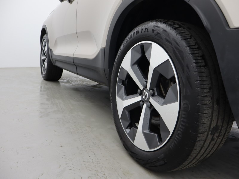 2022 (72) VOLVO XC40 2.0 B4P Ultimate Dark 5dr Auto 5185899