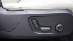 2022 (72) VOLVO XC40 2.0 B4P Ultimate Dark 5dr Auto 5185908