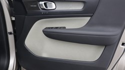 2022 (72) VOLVO XC40 2.0 B4P Ultimate Dark 5dr Auto 5185903