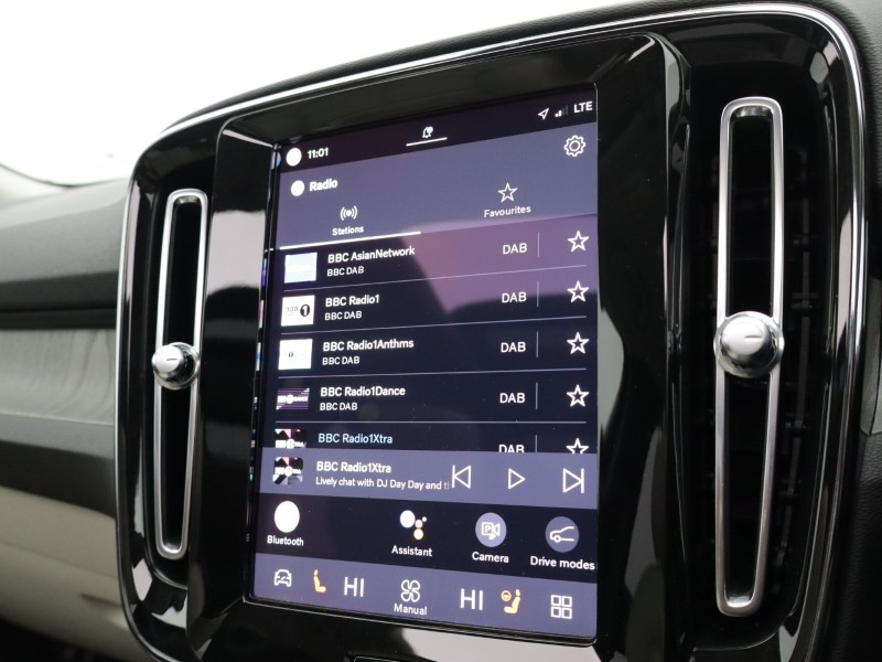 2022 (72) VOLVO XC40 2.0 B4P Ultimate Dark 5dr Auto 5185928