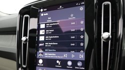 2022 (72) VOLVO XC40 2.0 B4P Ultimate Dark 5dr Auto 5185928