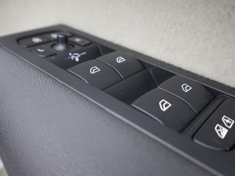 2022 (72) VOLVO XC40 2.0 B4P Ultimate Dark 5dr Auto 5185905