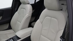 2022 (72) VOLVO XC40 2.0 B4P Ultimate Dark 5dr Auto 5185911