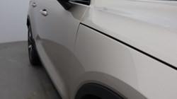 2022 (72) VOLVO XC40 2.0 B4P Ultimate Dark 5dr Auto 5185890
